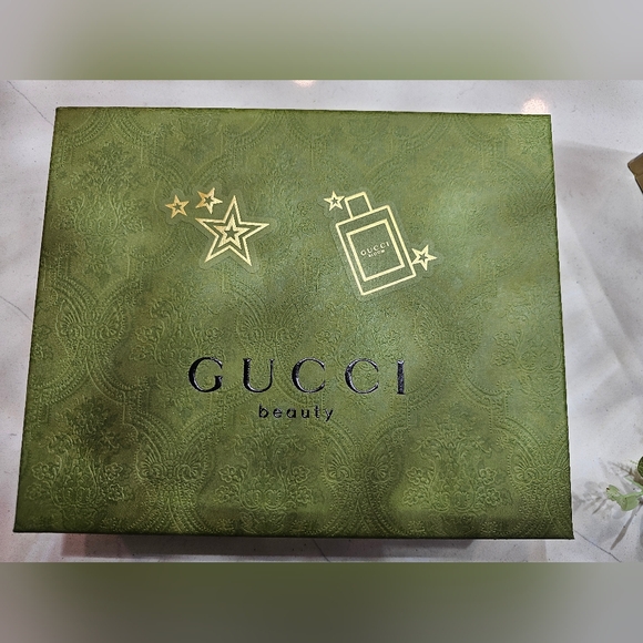 Gucci: box + Little book bundle. 💯 - Picture 6 of 11